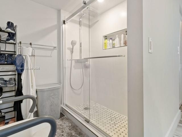 For Sale: $605,000 (2 beds, 2 baths, 1075 Square Feet)