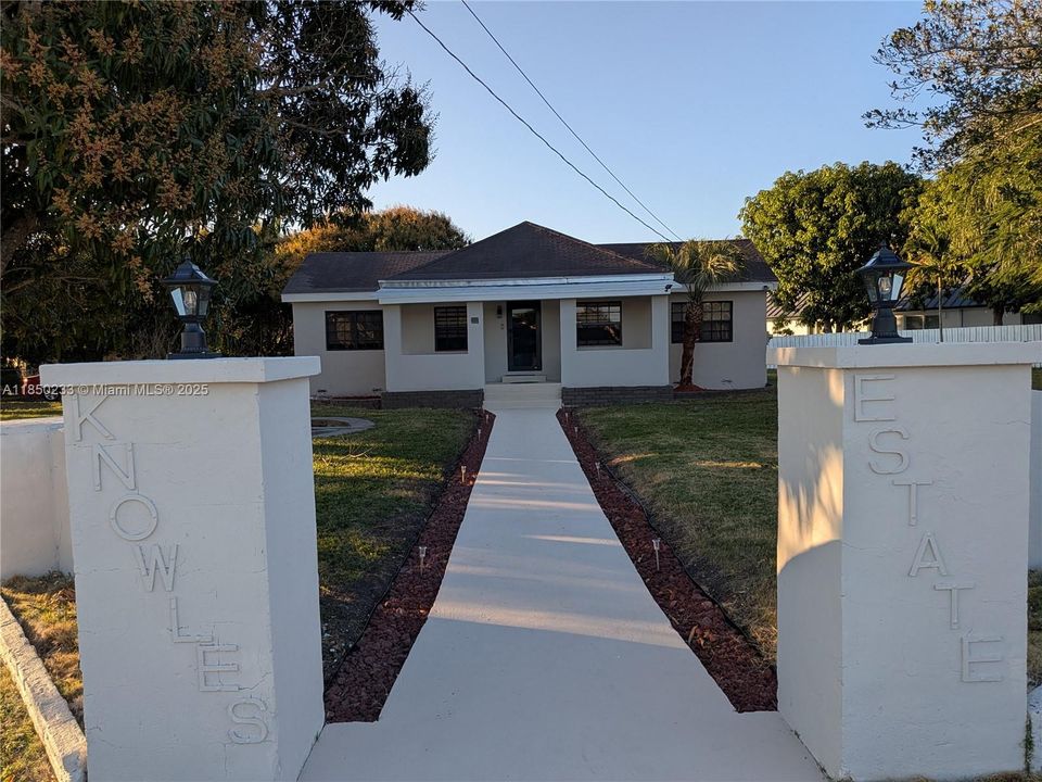 Recently Sold: $839,000 (3 beds, 1 baths, 1956 Square Feet)