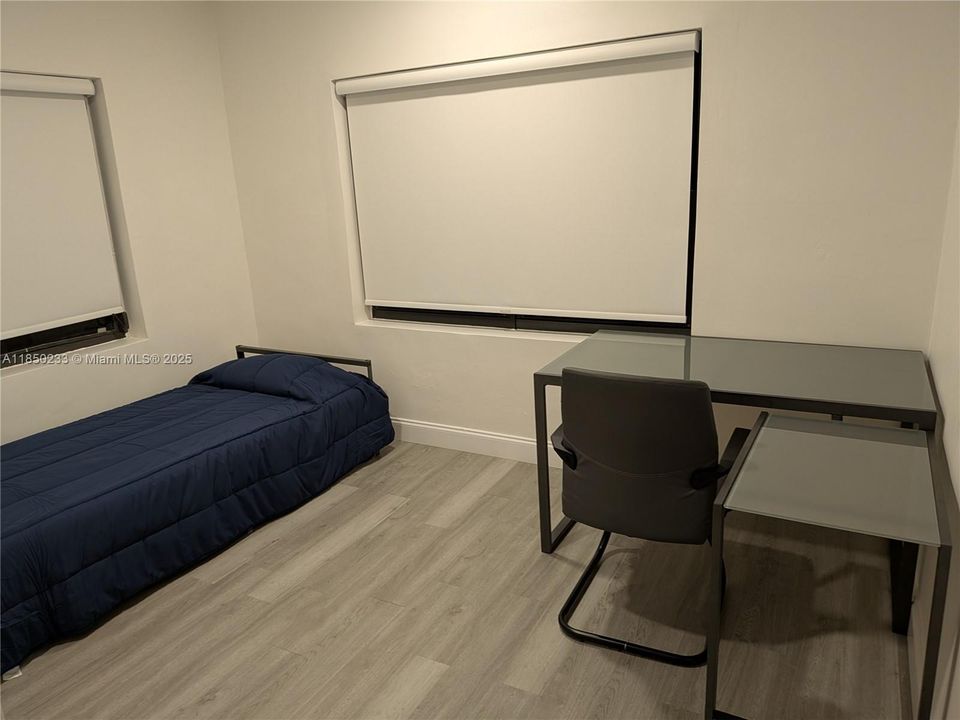 Recently Sold: $839,000 (3 beds, 1 baths, 1956 Square Feet)