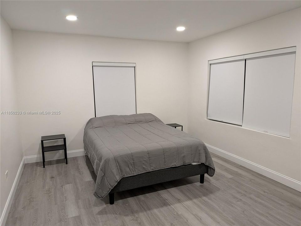 Recently Sold: $839,000 (3 beds, 1 baths, 1956 Square Feet)