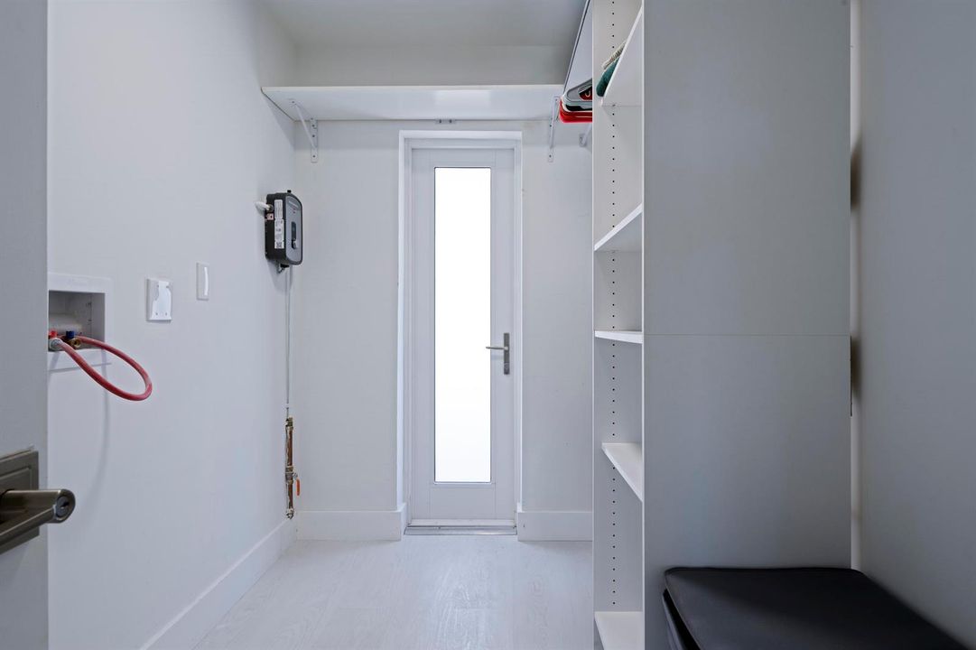 1445 SE 15th Ct Apt 203-print-020-020-DS
