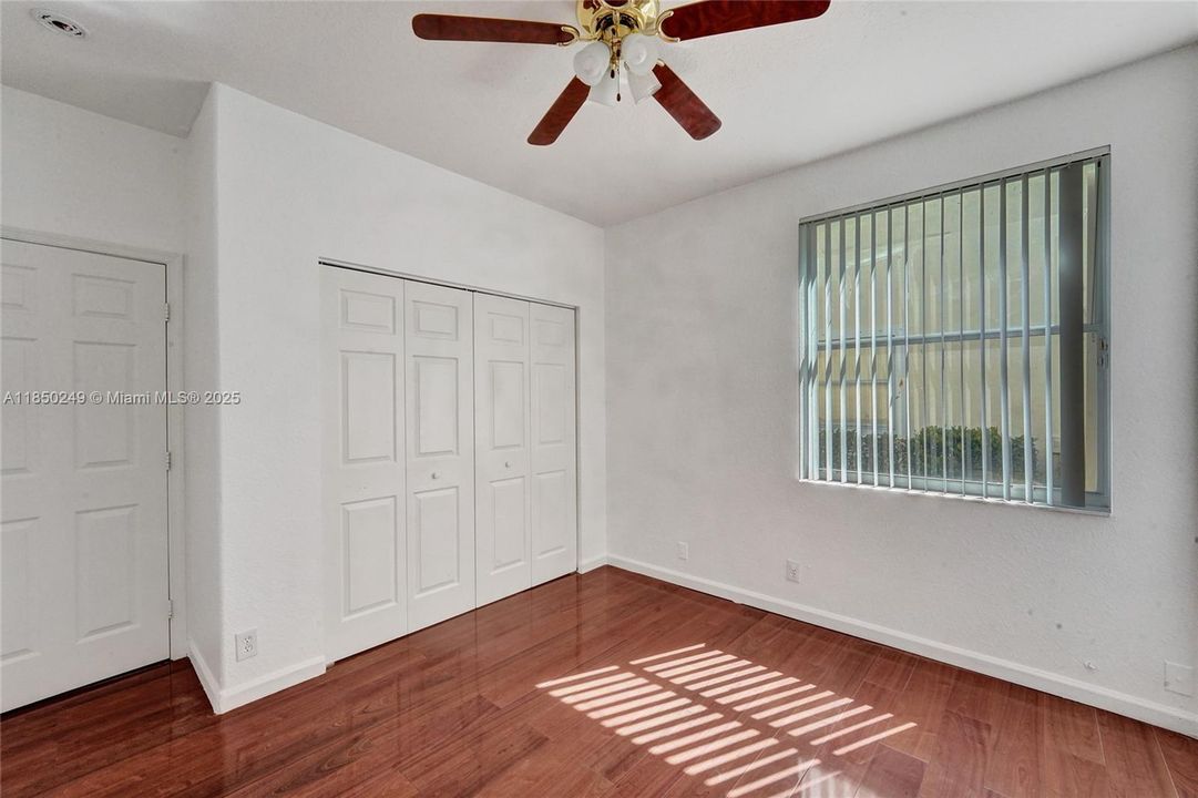 Activo con contrato: $5,000 (6 camas, 3 baños, 3082 Pies cuadrados)