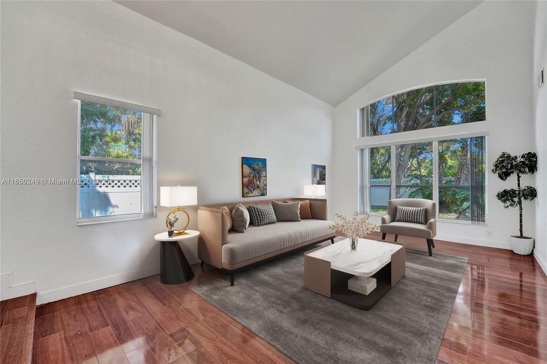 Activo con contrato: $5,000 (6 camas, 3 baños, 3082 Pies cuadrados)