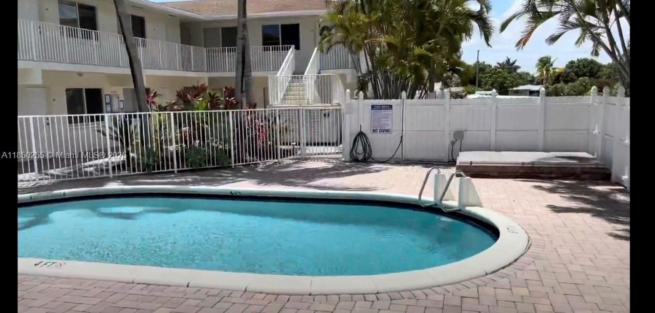 最近售出: $165,000 (1 贝兹, 1 浴室, 511 平方英尺)