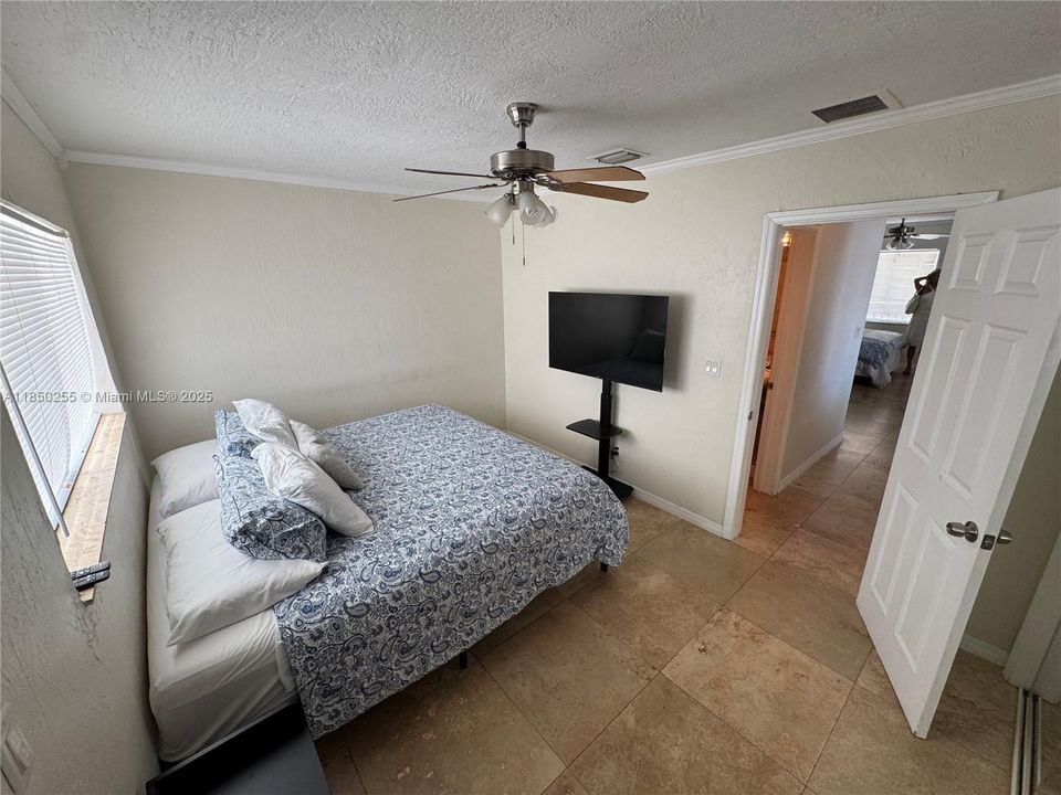 最近售出: $165,000 (1 贝兹, 1 浴室, 511 平方英尺)