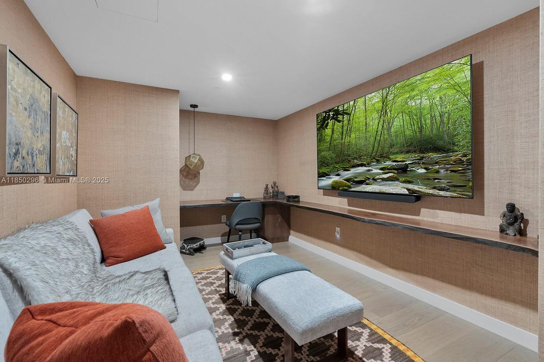 Activo con contrato: $29,500 (3 camas, 3 baños, 3310 Pies cuadrados)