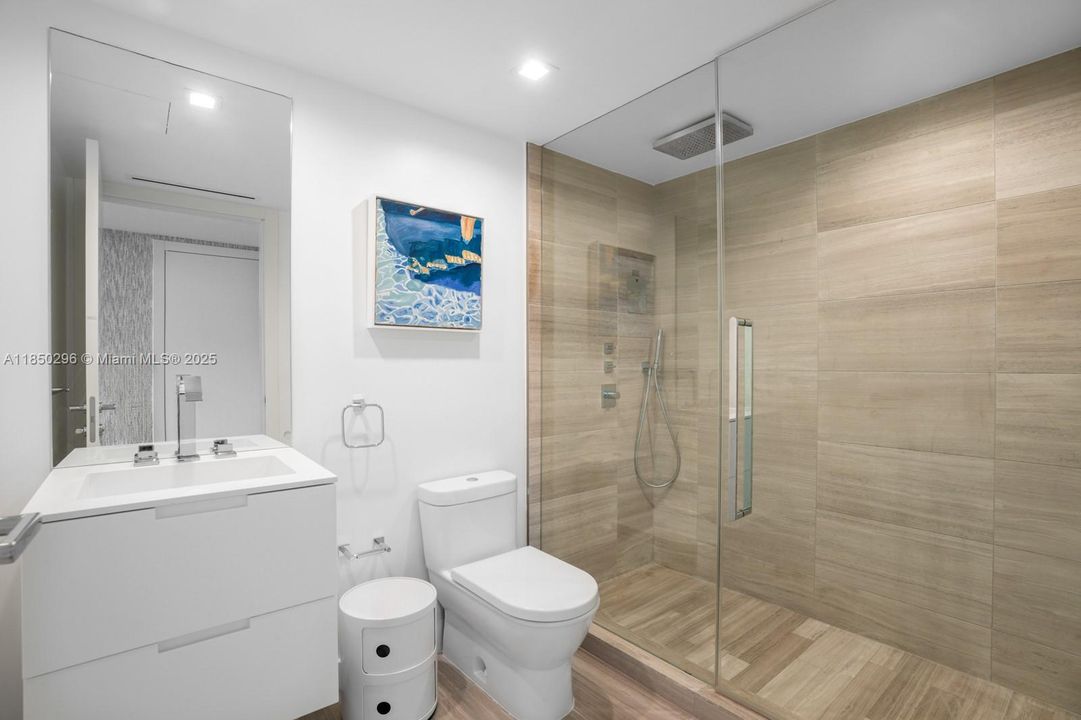 Activo con contrato: $29,500 (3 camas, 3 baños, 3310 Pies cuadrados)