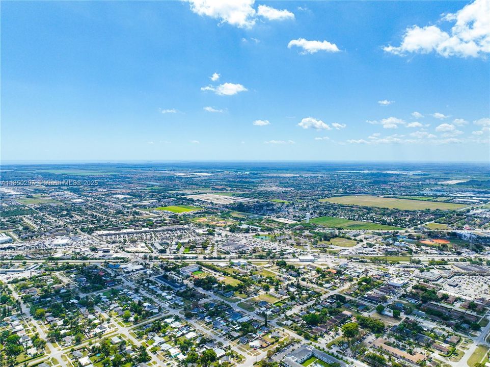 Недавно продано: $675,000 (3 спален, 2 ванн, 1831 Квадратных фут)