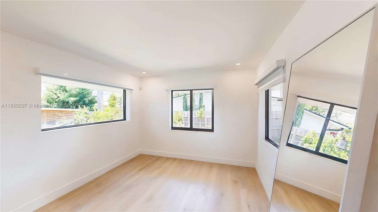 Недавно продано: $675,000 (3 спален, 2 ванн, 1831 Квадратных фут)