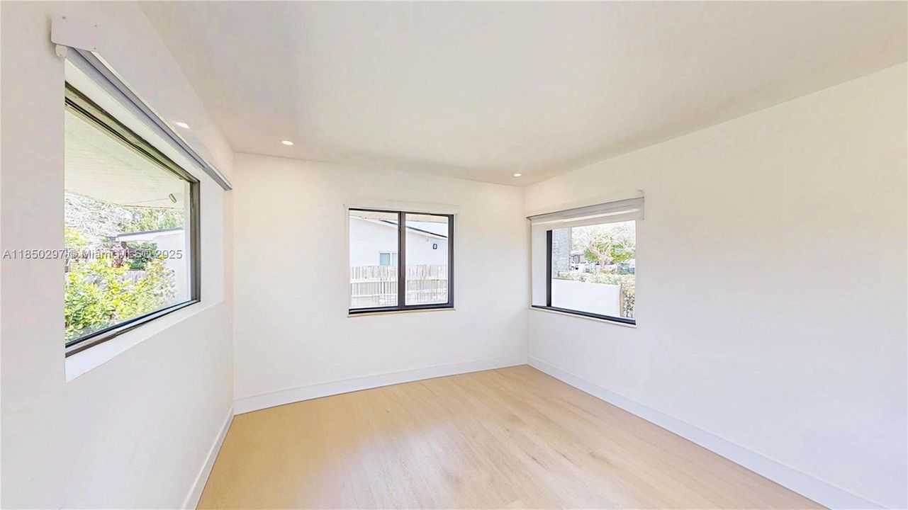 Недавно продано: $675,000 (3 спален, 2 ванн, 1831 Квадратных фут)