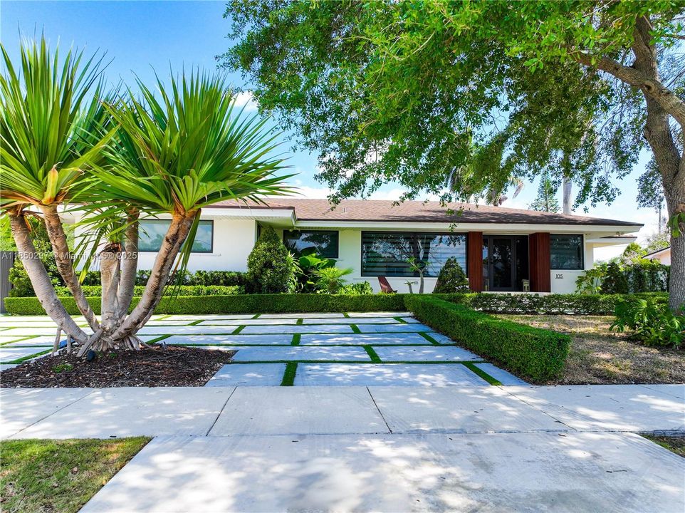 Недавно продано: $675,000 (3 спален, 2 ванн, 1831 Квадратных фут)