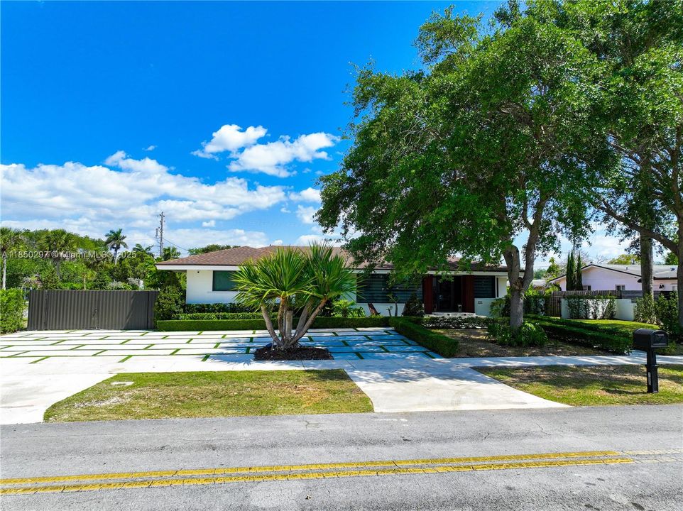 Недавно продано: $675,000 (3 спален, 2 ванн, 1831 Квадратных фут)