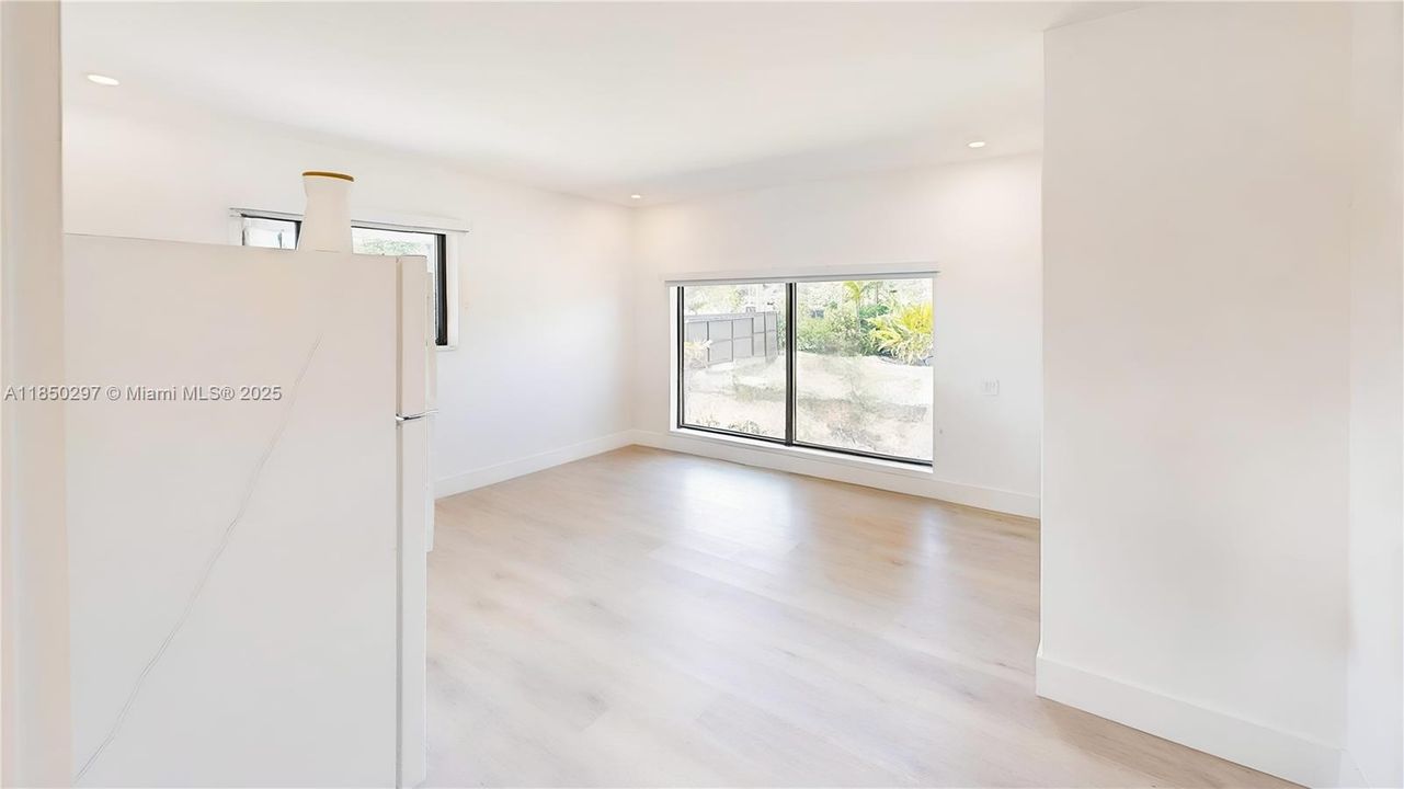 Недавно продано: $675,000 (3 спален, 2 ванн, 1831 Квадратных фут)