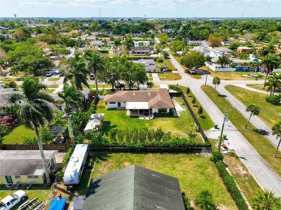 Недавно продано: $675,000 (3 спален, 2 ванн, 1831 Квадратных фут)