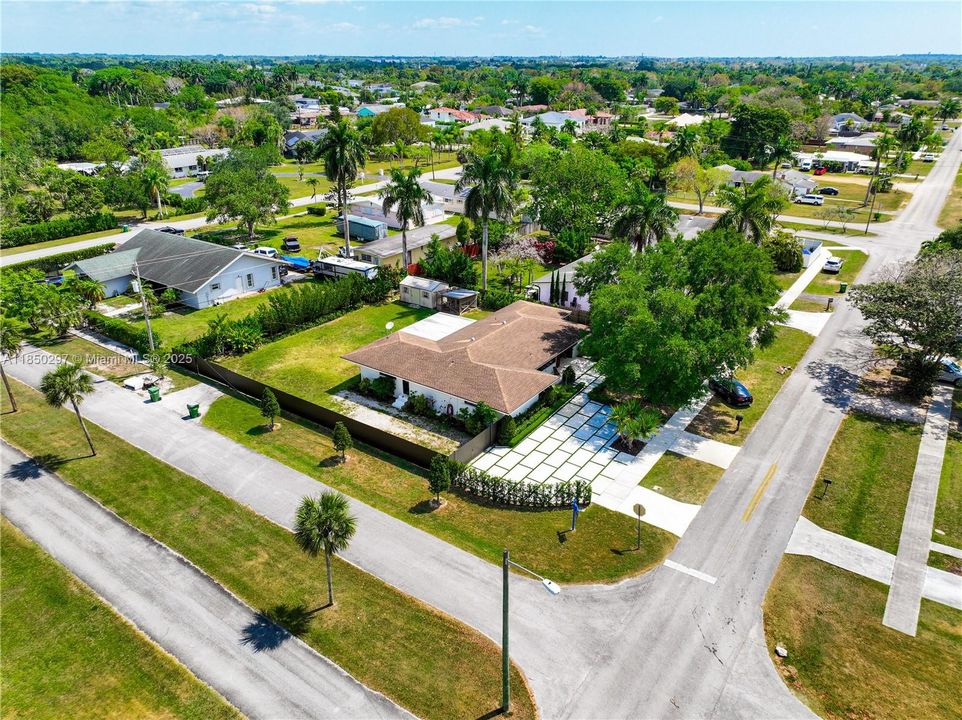 Недавно продано: $675,000 (3 спален, 2 ванн, 1831 Квадратных фут)