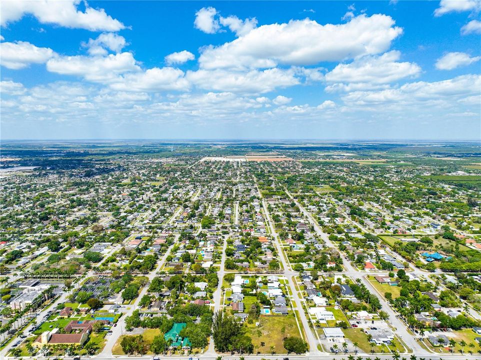 Недавно продано: $675,000 (3 спален, 2 ванн, 1831 Квадратных фут)