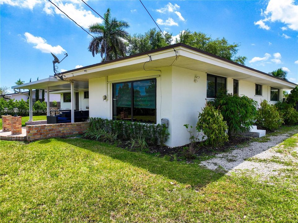 Недавно продано: $675,000 (3 спален, 2 ванн, 1831 Квадратных фут)