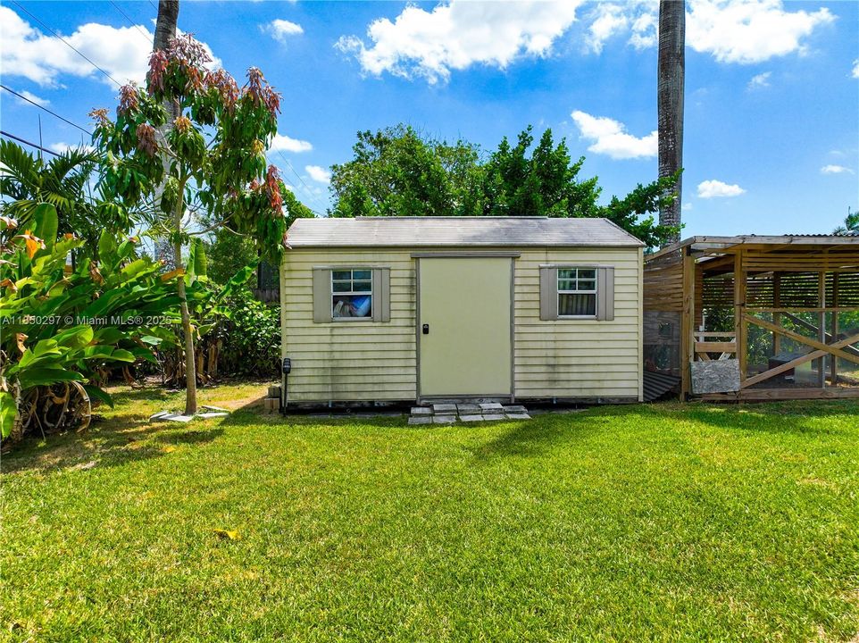 Недавно продано: $675,000 (3 спален, 2 ванн, 1831 Квадратных фут)