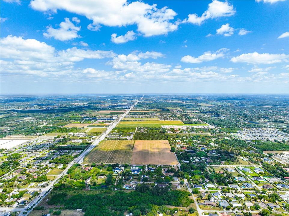 Недавно продано: $675,000 (3 спален, 2 ванн, 1831 Квадратных фут)