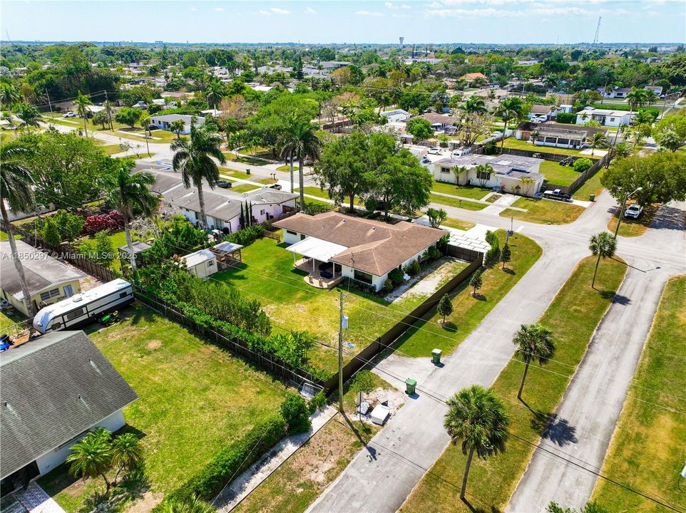 Недавно продано: $675,000 (3 спален, 2 ванн, 1831 Квадратных фут)