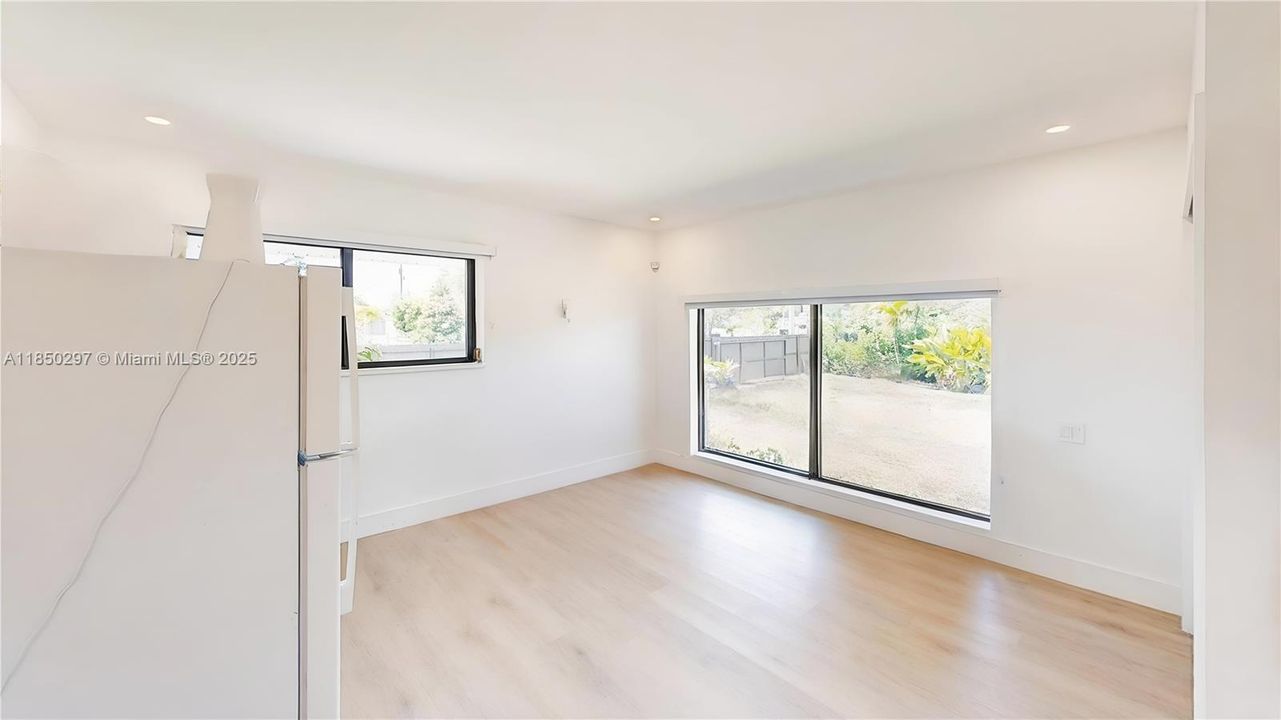 Недавно продано: $675,000 (3 спален, 2 ванн, 1831 Квадратных фут)