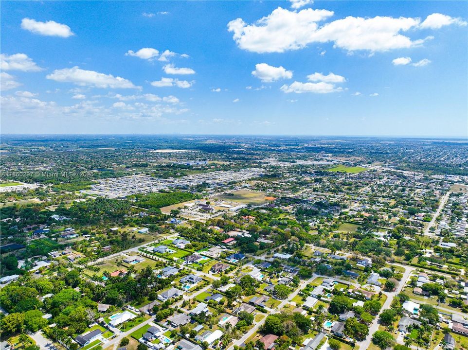 Недавно продано: $675,000 (3 спален, 2 ванн, 1831 Квадратных фут)