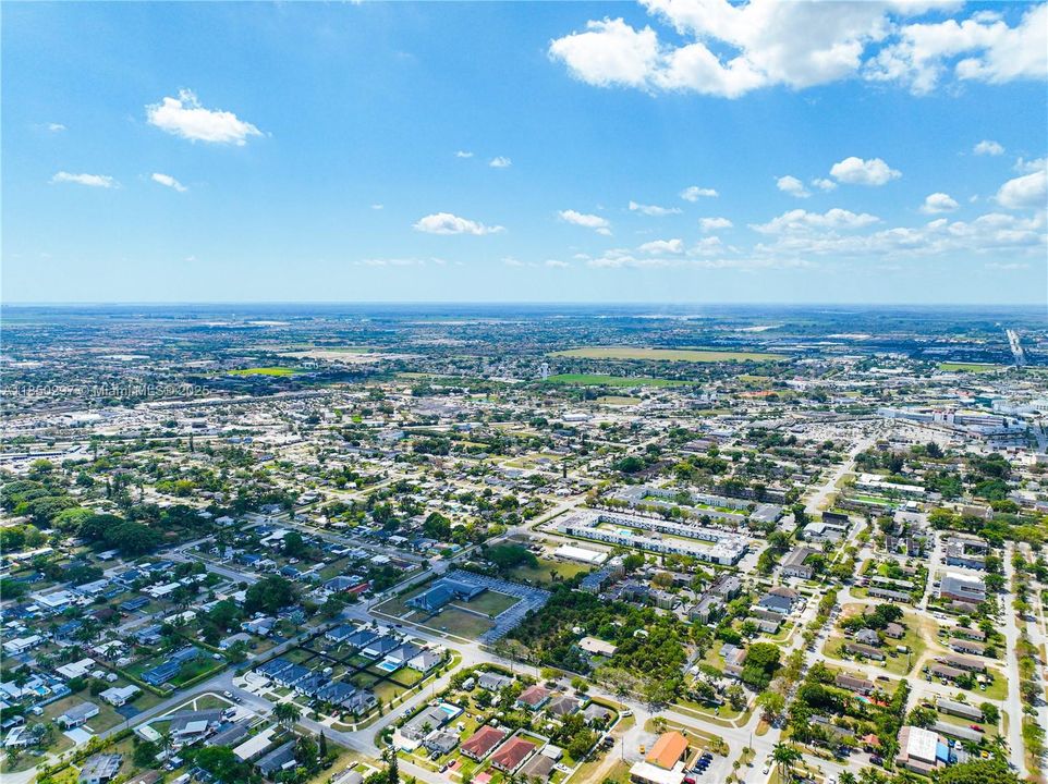 Недавно продано: $675,000 (3 спален, 2 ванн, 1831 Квадратных фут)