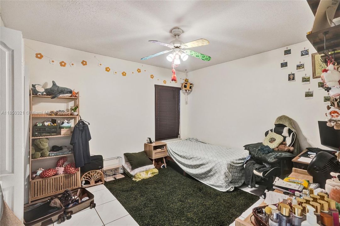 Недавно продано: $549,900 (3 спален, 2 ванн, 1562 Квадратных фут)