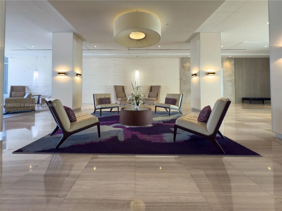 For Sale: $359,000 (2 beds, 2 baths, 1359 Square Feet)