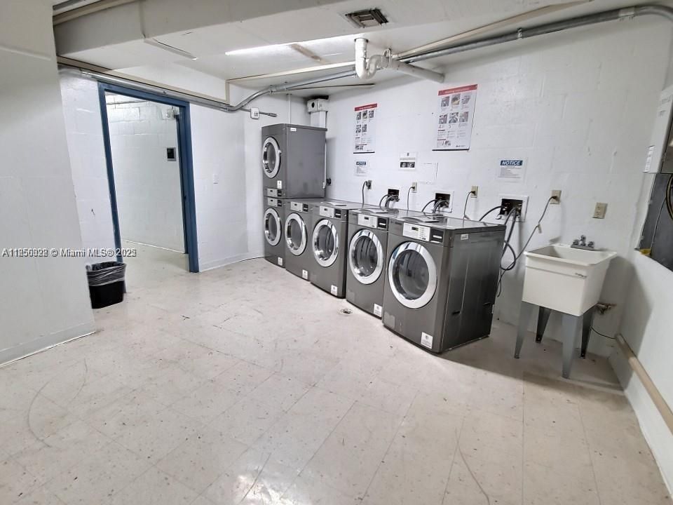 For Sale: $359,000 (2 beds, 2 baths, 1359 Square Feet)