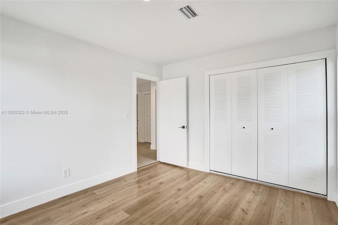 Недавно продано: $720,000 (5 спален, 2 ванн, 2103 Квадратных фут)