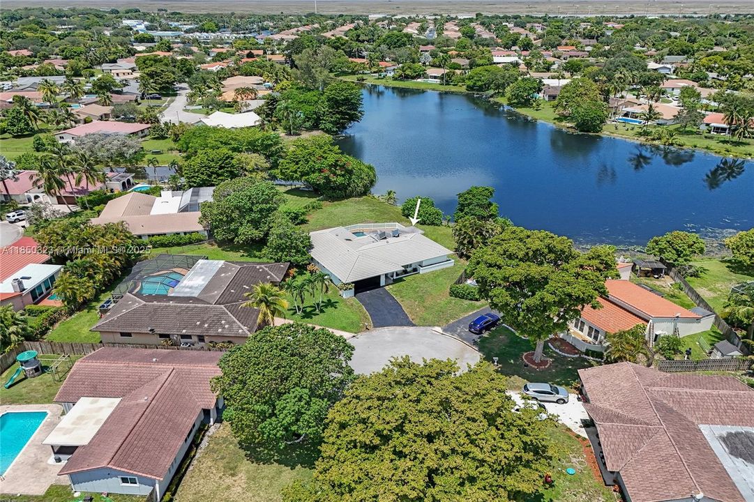 Недавно продано: $720,000 (5 спален, 2 ванн, 2103 Квадратных фут)