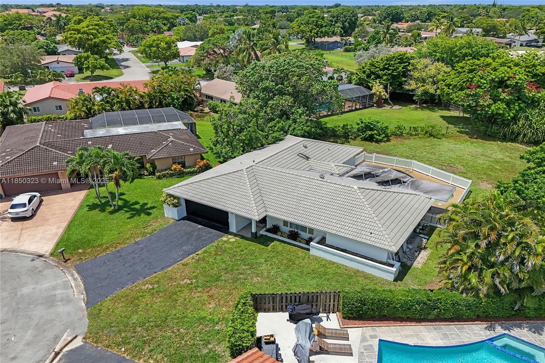 Недавно продано: $720,000 (5 спален, 2 ванн, 2103 Квадратных фут)