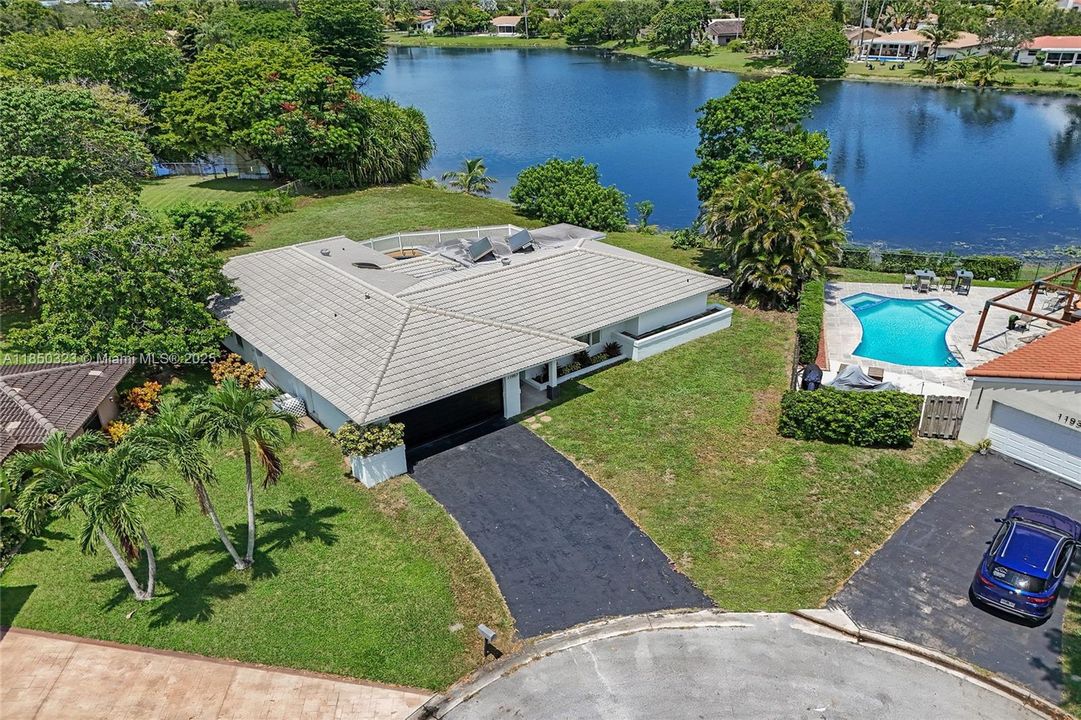 Недавно продано: $720,000 (5 спален, 2 ванн, 2103 Квадратных фут)