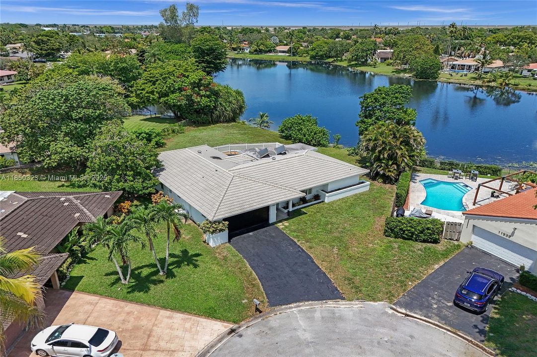 Недавно продано: $720,000 (5 спален, 2 ванн, 2103 Квадратных фут)