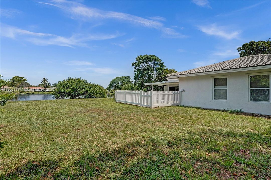 Недавно продано: $720,000 (5 спален, 2 ванн, 2103 Квадратных фут)