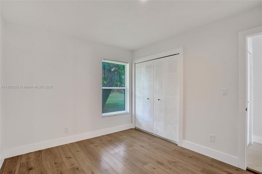 Недавно продано: $720,000 (5 спален, 2 ванн, 2103 Квадратных фут)