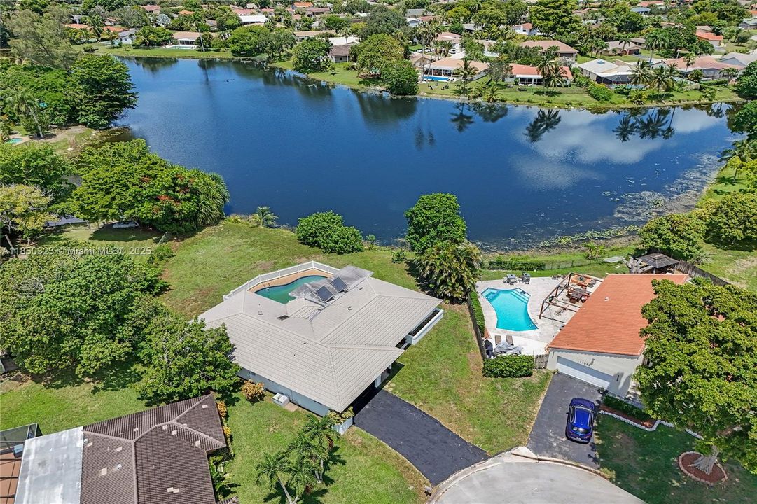 Недавно продано: $720,000 (5 спален, 2 ванн, 2103 Квадратных фут)