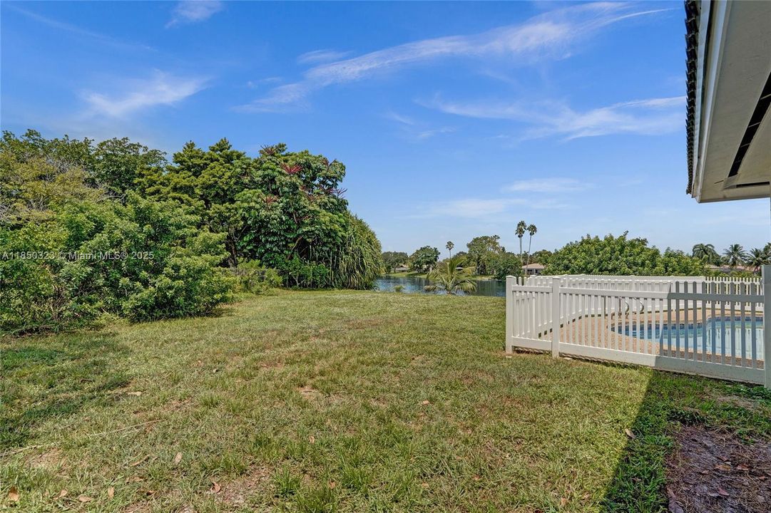 Недавно продано: $720,000 (5 спален, 2 ванн, 2103 Квадратных фут)