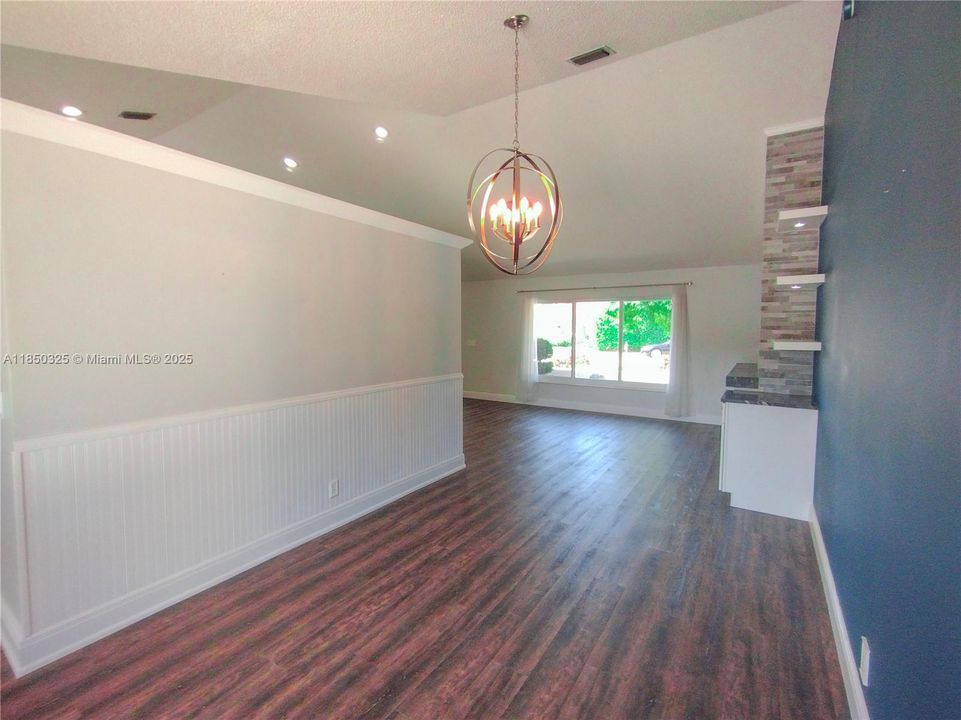 Recently Rented: $4,985 (4 beds, 2 baths, 3489 Square Feet)