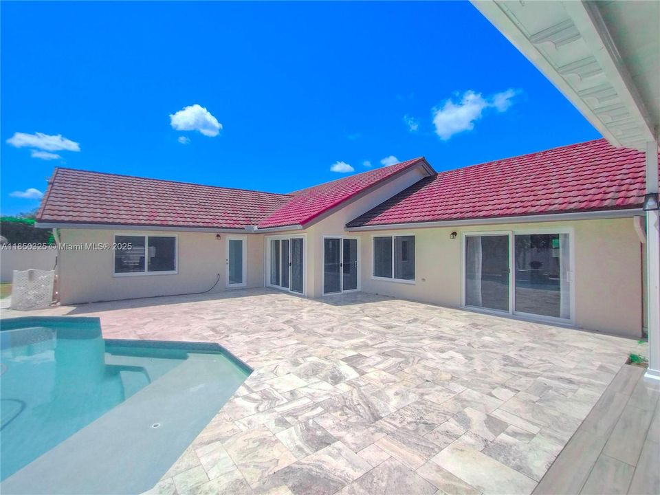 Recently Rented: $4,985 (4 beds, 2 baths, 3489 Square Feet)