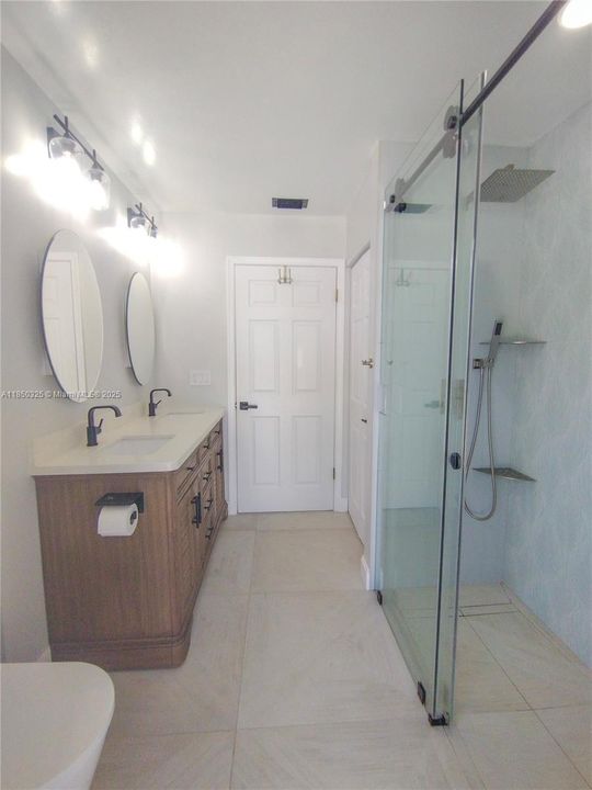 Recently Rented: $4,985 (4 beds, 2 baths, 3489 Square Feet)