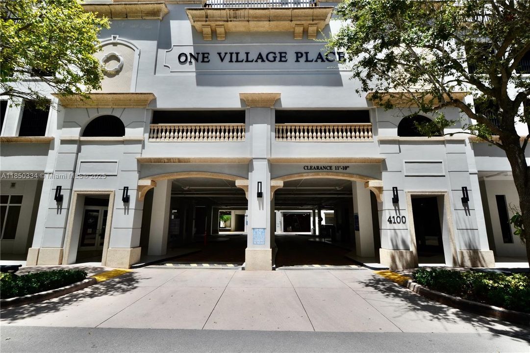 For Sale: $625,000 (2 beds, 2 baths, 1066 Square Feet)