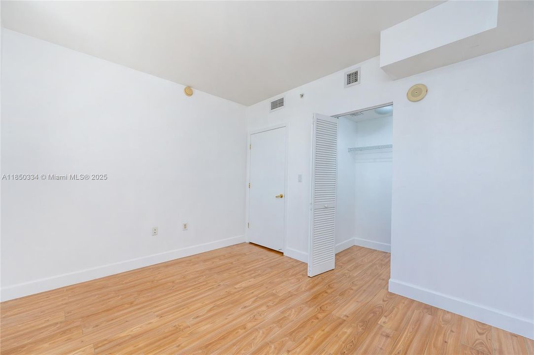 For Sale: $625,000 (2 beds, 2 baths, 1066 Square Feet)