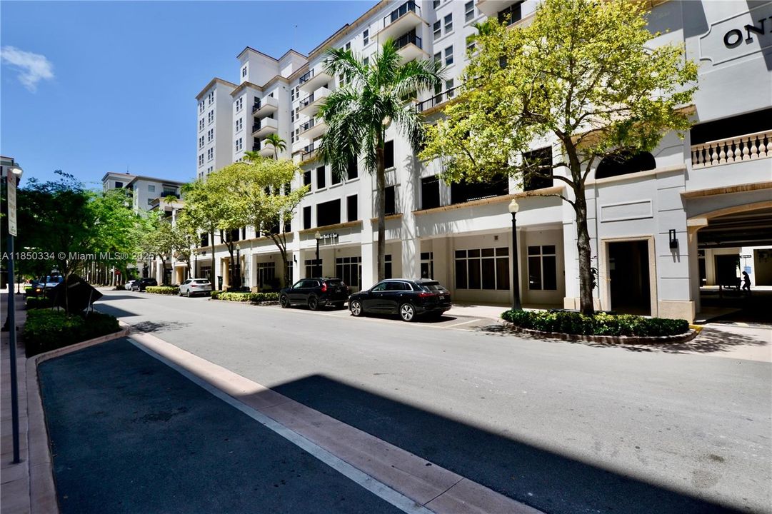 For Sale: $625,000 (2 beds, 2 baths, 1066 Square Feet)