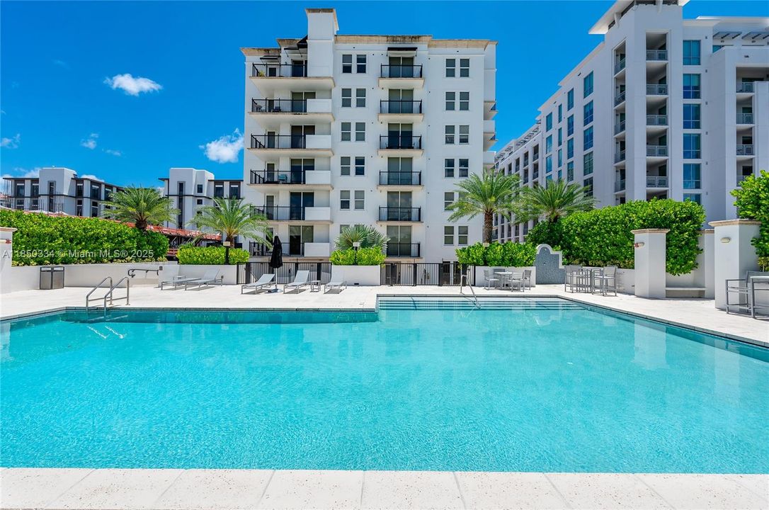 For Sale: $625,000 (2 beds, 2 baths, 1066 Square Feet)