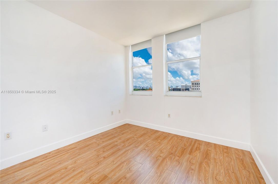 For Sale: $625,000 (2 beds, 2 baths, 1066 Square Feet)