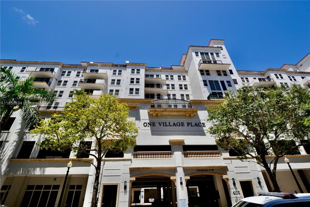 For Sale: $625,000 (2 beds, 2 baths, 1066 Square Feet)