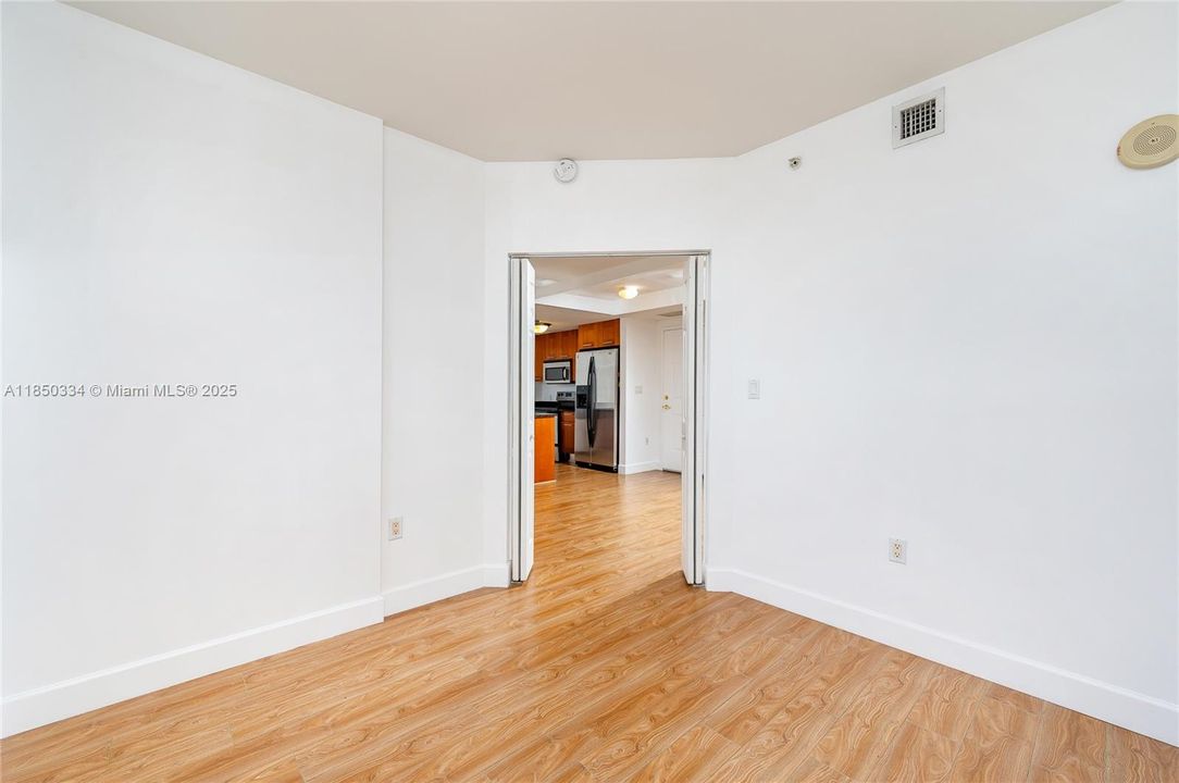 For Sale: $625,000 (2 beds, 2 baths, 1066 Square Feet)