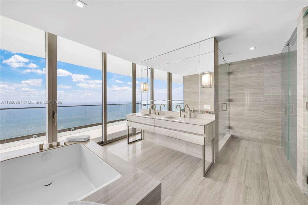 En Venta: $5,999,000 (4 camas, 5 baños, 3109 Pies cuadrados)